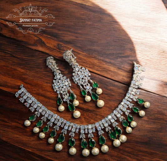 Green Emerald With Stunning Pulse Bridal Set